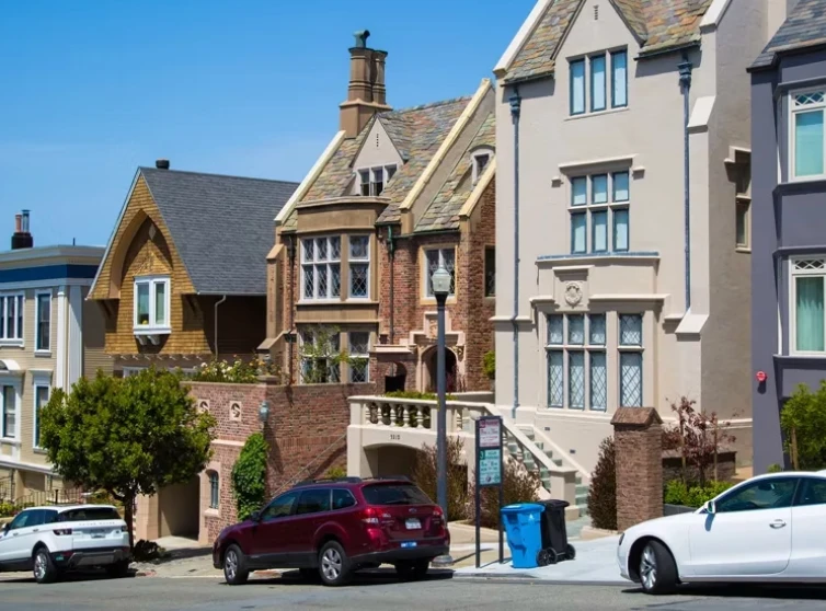 Why Location Matters: How to Pick the Perfect Vacation Rental Spot for Maximum Profit